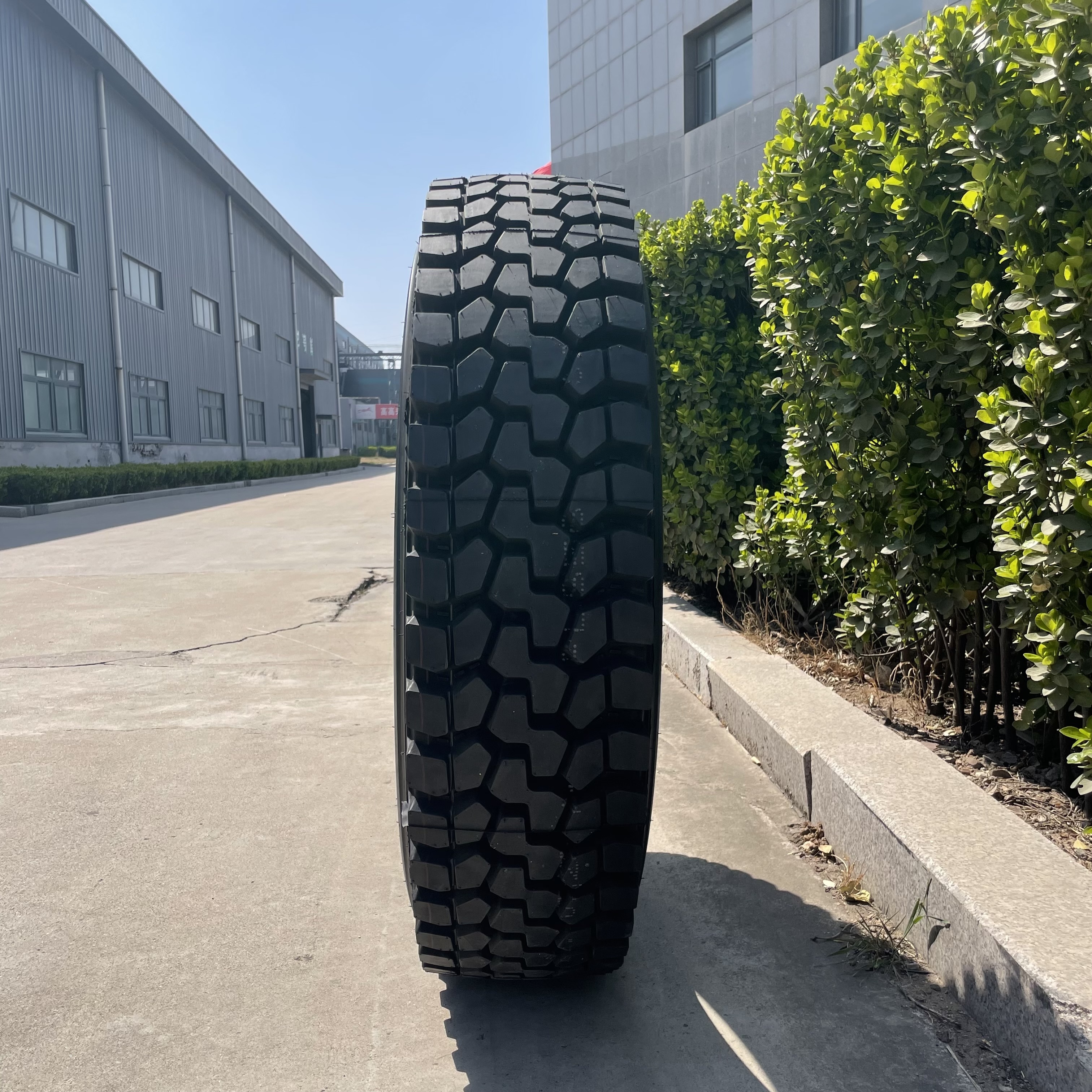 import china goods truck cheap tire rubber 11r 22.5 11r 24.5 truck tires for sale , 12 ply cheap semi truck tires for sale