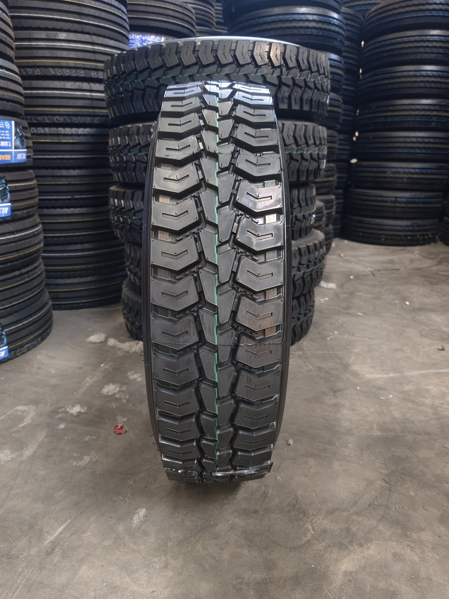 DURUN Wide base heavy duty truck tires 11r225 truck tires not used315 80R22 5 315 80 22 5 tyre 385 65R22 5