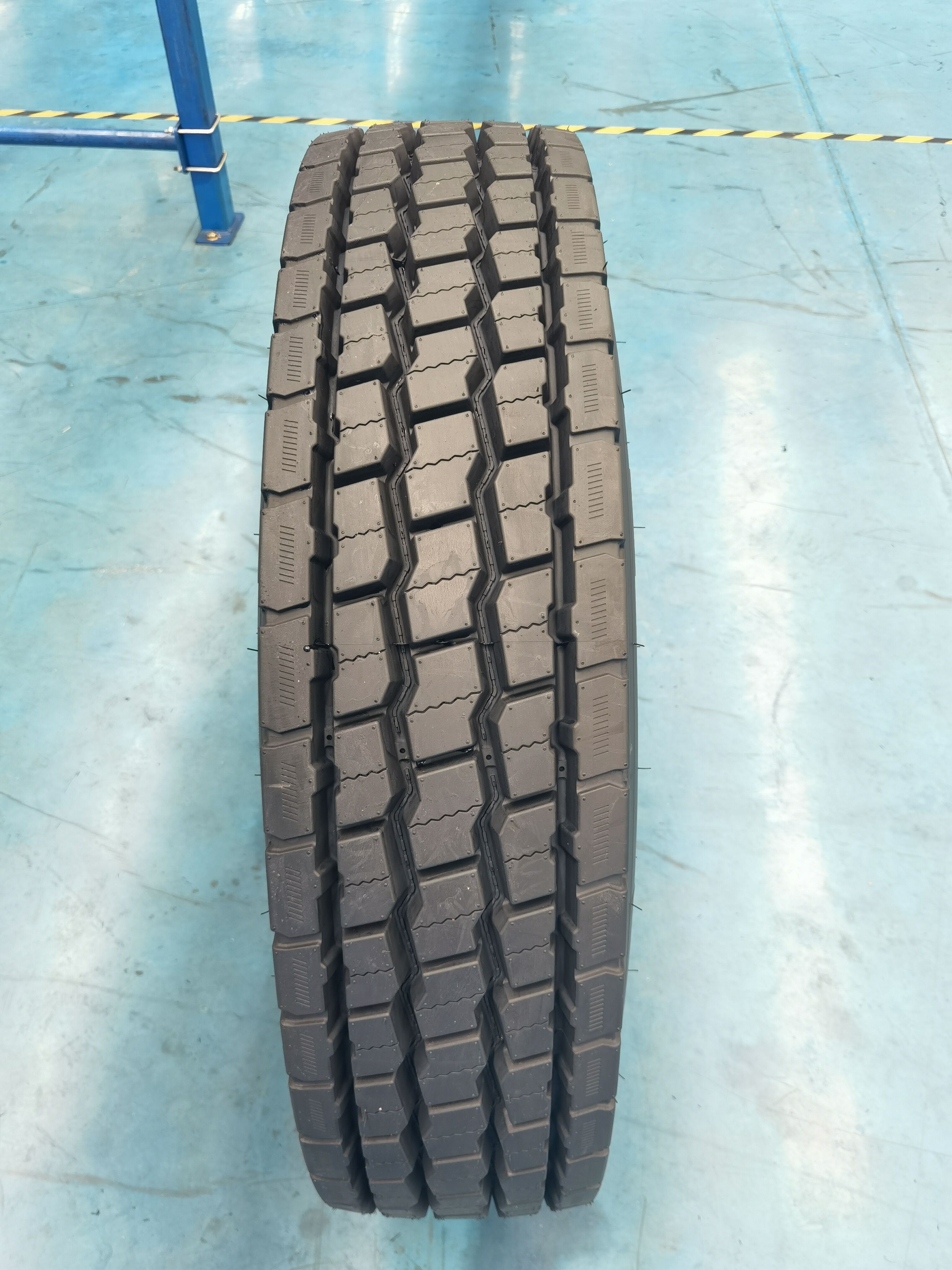 Thailand Truck tires 11R22.5 11R24.5 295/75R22.5 285/75R24.5 open shoulder closed USA America market, Avantech tire 11R22.5 24.5