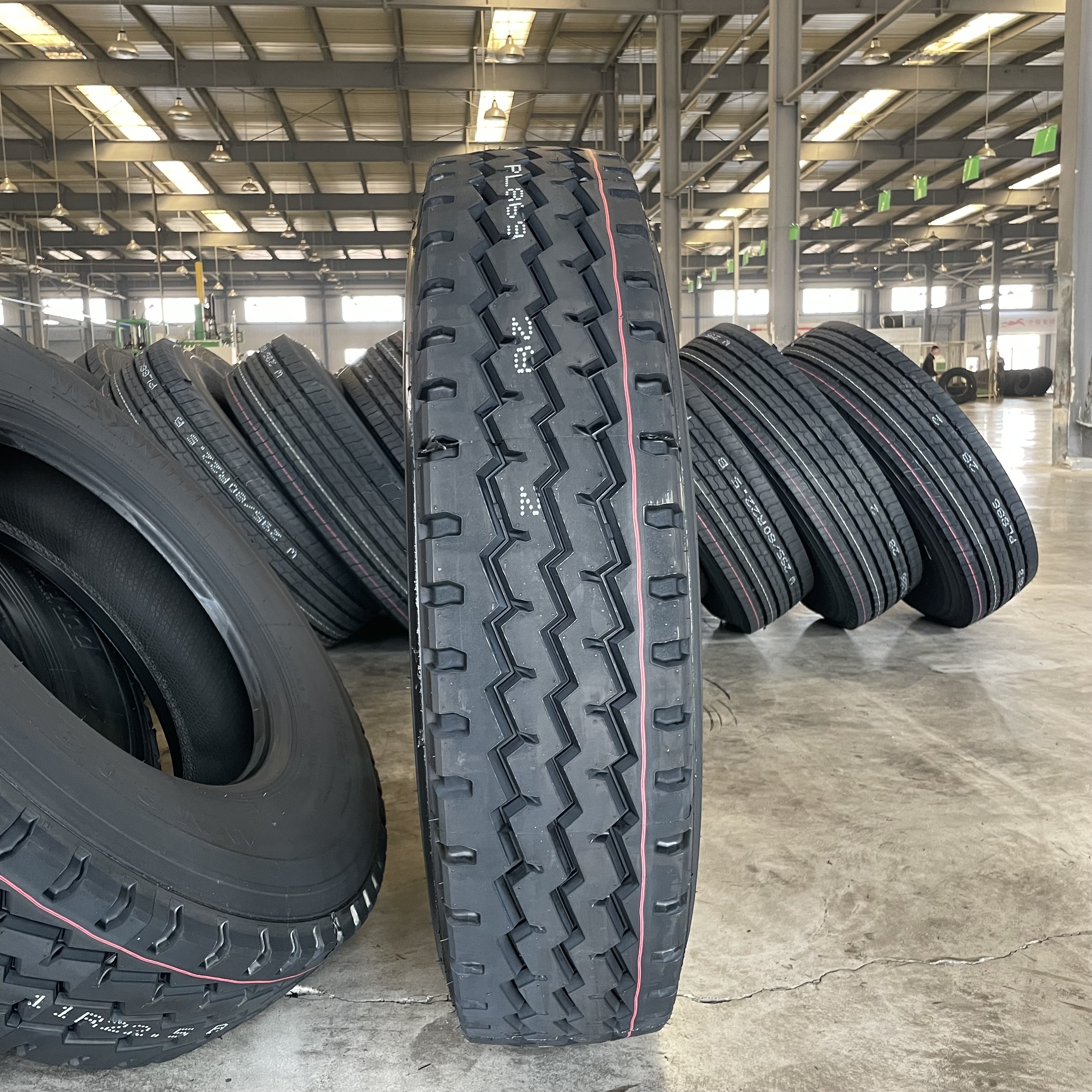 LONGMARCH cheap 315/80r22.5 truck tyres in China,Best-selling commercial 11r24.5 heavy truck tire with Various patterns on sale