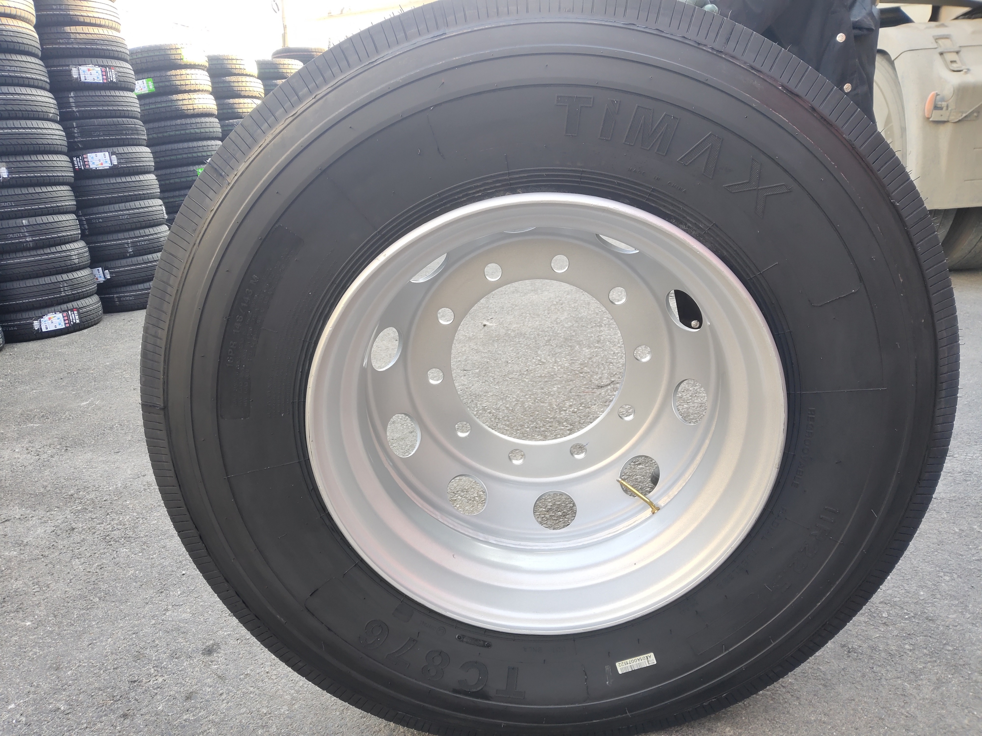 Chinese Tires Brand Timax truck tyre R17.5 R20 R22.5 24 315/80R22.5 tayar lori 295/80r22.5, cheap price truck tires 215/75r17.5