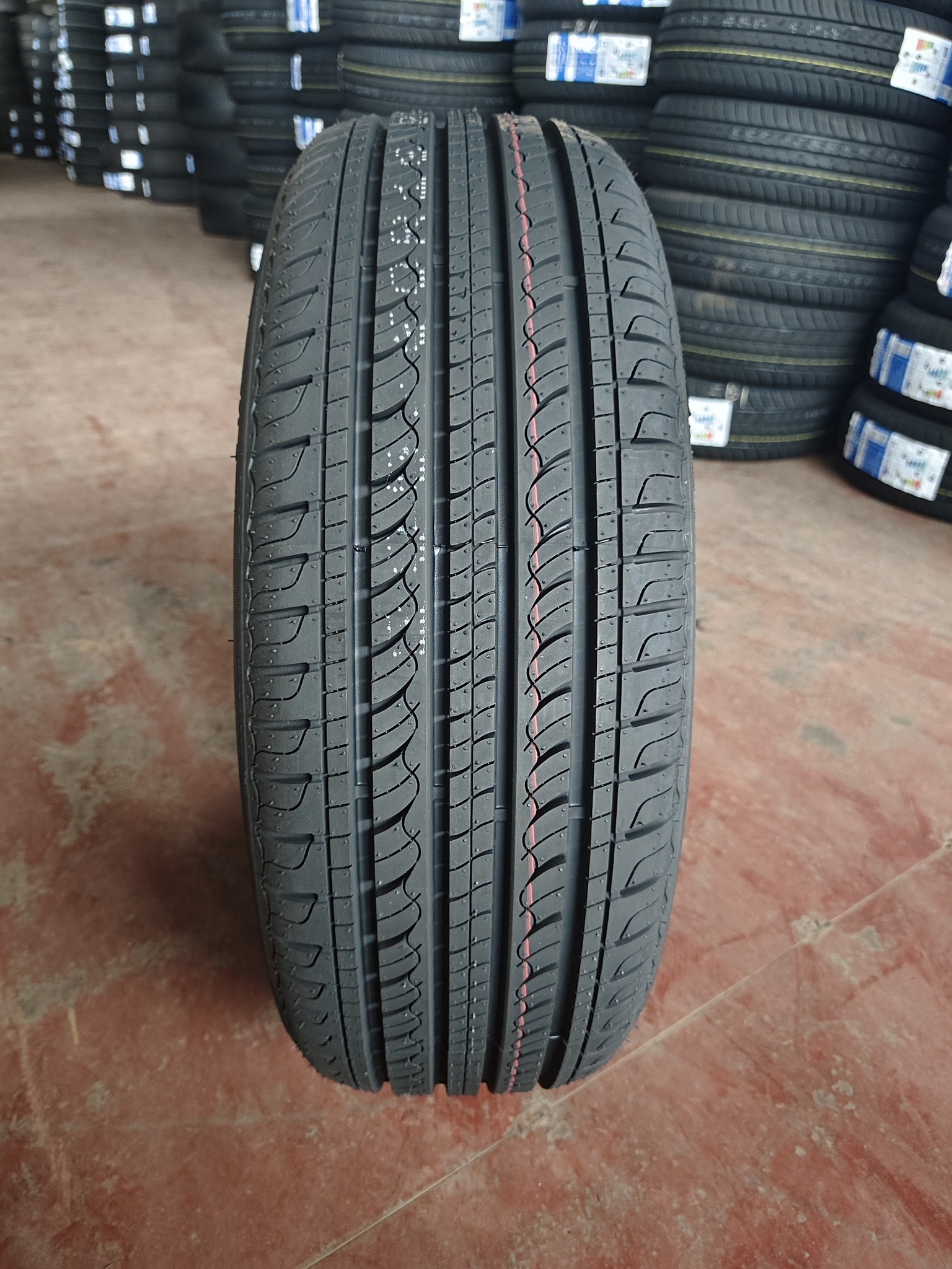 cubiertas 20555 r16 255 40 r18 245/70r16 tire 225 70 15 235 65 16c dongying winter tires durun tyre brand with Medium quality