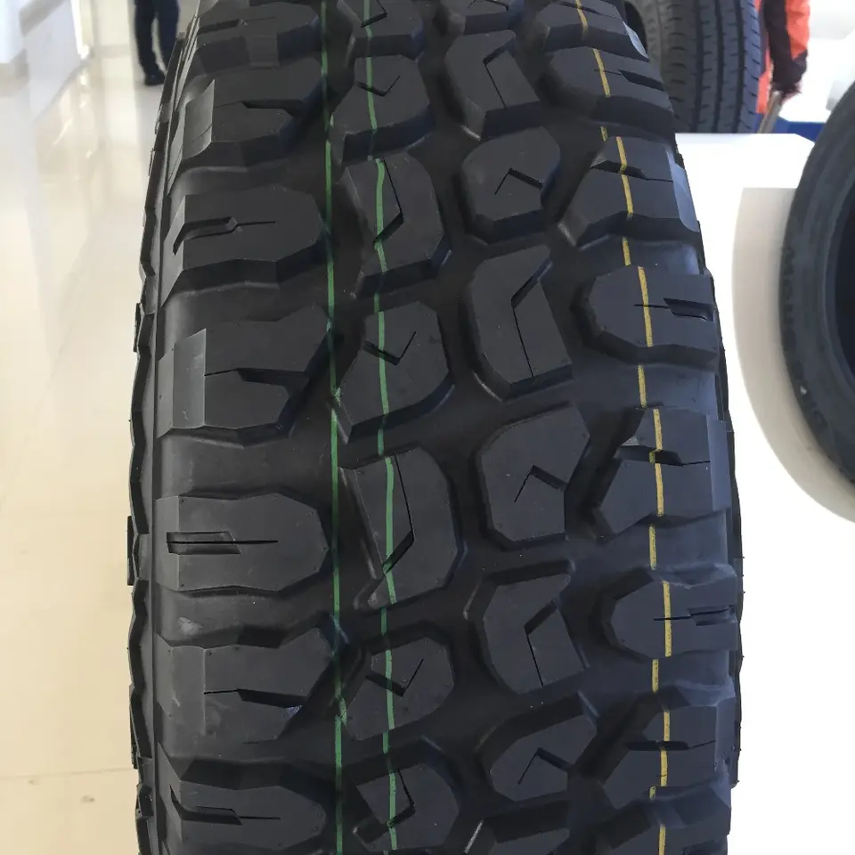 SUV 4x4 Mud tyres offroad accessory 265/75/16 LT265/75R16