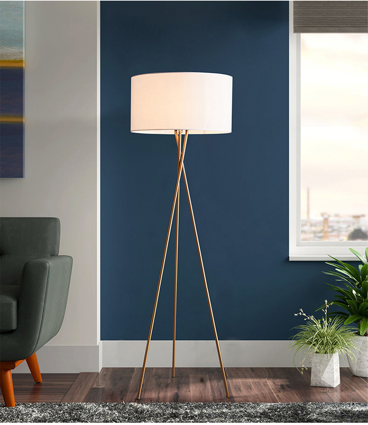 Hotel Luxury Modern Standing Corner Light Classic Creative Decorative Standing Tripod Floor Lamp For Living Room