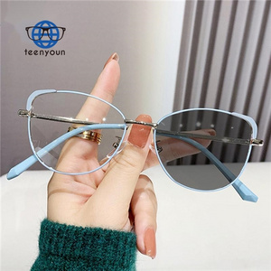 Teenyoun 2024 Anti Blue Light Frame Designer Optical Glasses Photochromic Eyeglasses Antireflective Photo Gray Glasses Wholesale