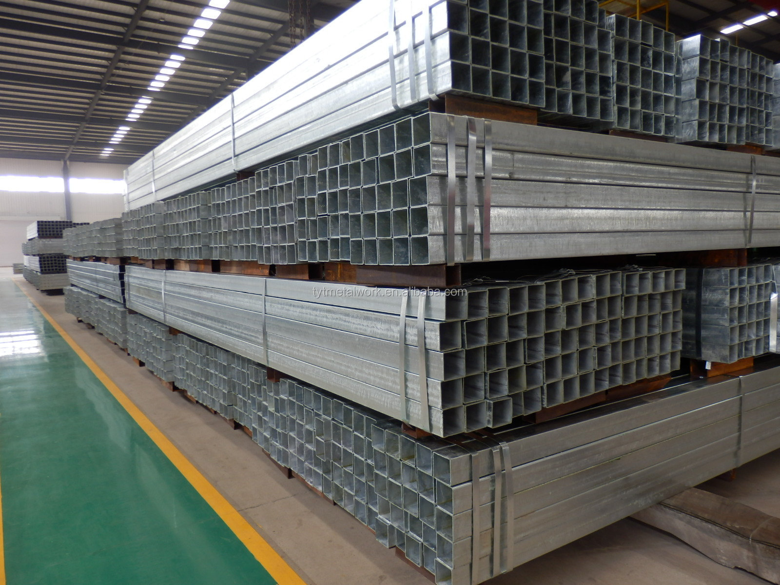 Manufacturers Hot Dipped Galvanized Steel Pipe 10 Ft 12ft 20ft Round Square Price Per Meter 18 Gauge Galvanized Steel Tube Pipe