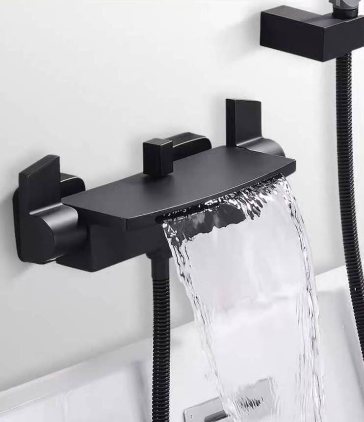 Hot Sale Wall Mounted Bathroom Sanitary Ware Bathtub Faucet Solid Brass Waterfall Bathtub Faucet For Bathtub