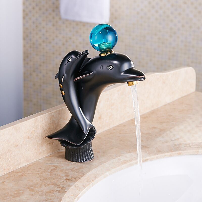 Luxury Animal Dolphin Shape Gold Plated Bathroom Brass Mixer Tap Single Handle Wash Basin Faucet