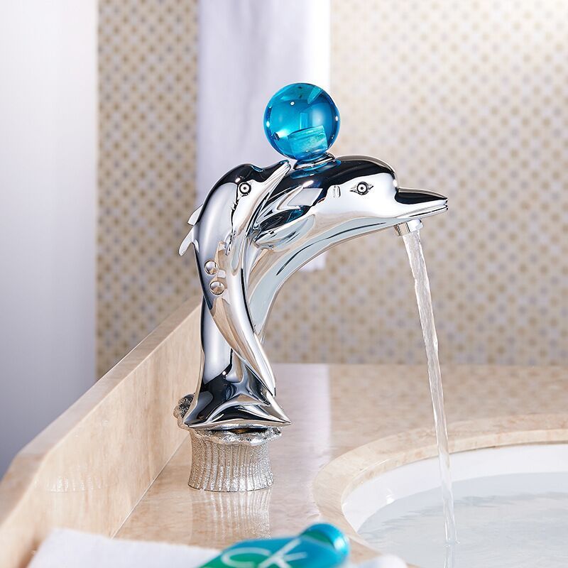 Luxury Animal Dolphin Shape Gold Plated Bathroom Brass Mixer Tap Single Handle Wash Basin Faucet