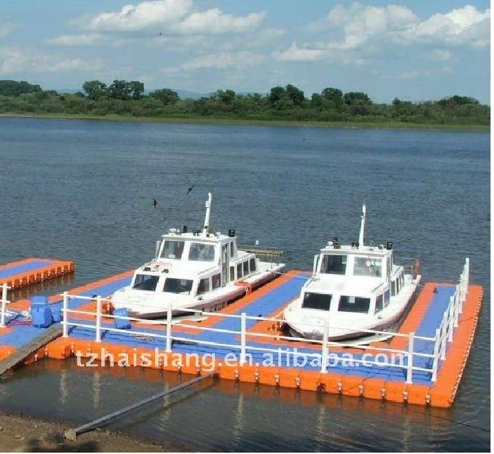 floating dock with barrels