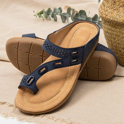 Summer Women's Shoes 2024 New Flat Bottom Massage Clip Women's Slippers Outdoor Fashion Thick Sole Beach Toe Sandals Size 43