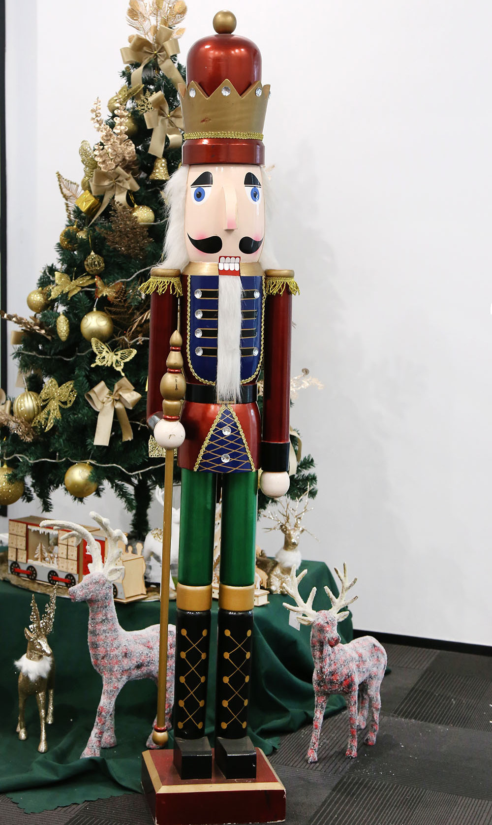 Wholesale Factory Customized Ornaments 72 inch 6 ft 10ft 180 cm Wooden Large life size Nutcracker Soldier Christmas Decoration