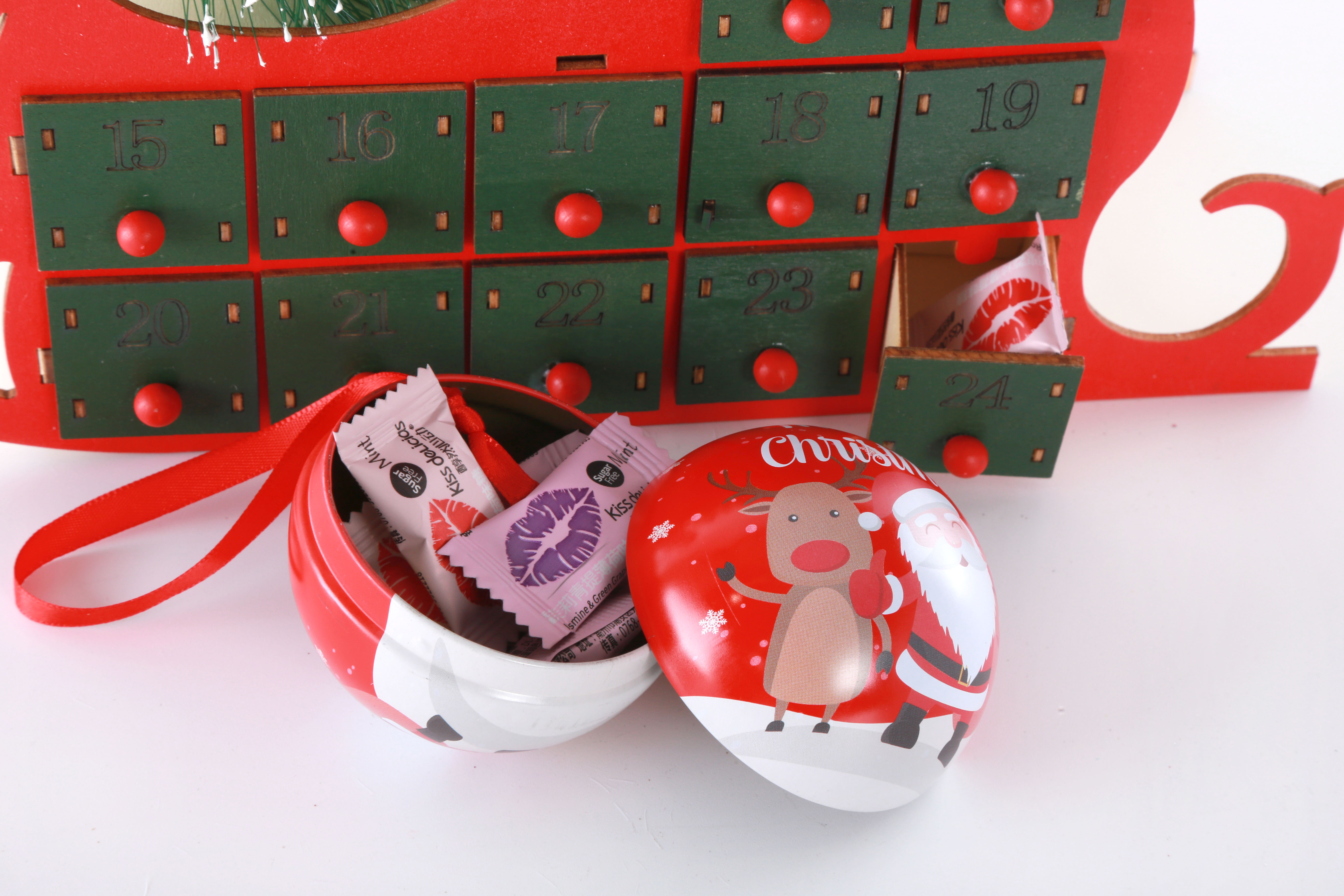 Wholesale Metal Candy Jar Ball Box Christmas Tree Decoration Custom Christmas Round Balls Candy Tin Gift Box