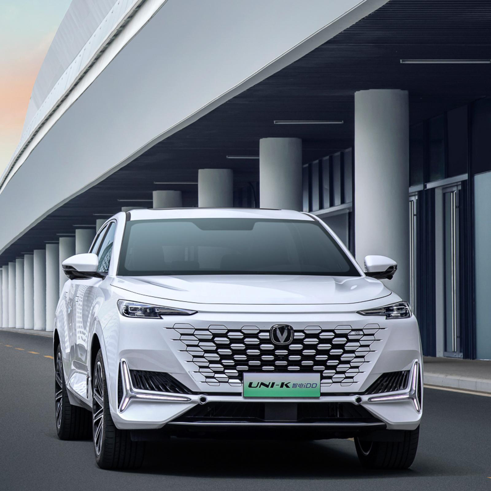 Changan Uni-K Idd Plug-In Hybrid 1.5t Electric Vehicle 135km Zhixiang Electric Vehicle SUV Electric Vehicle Sports Car