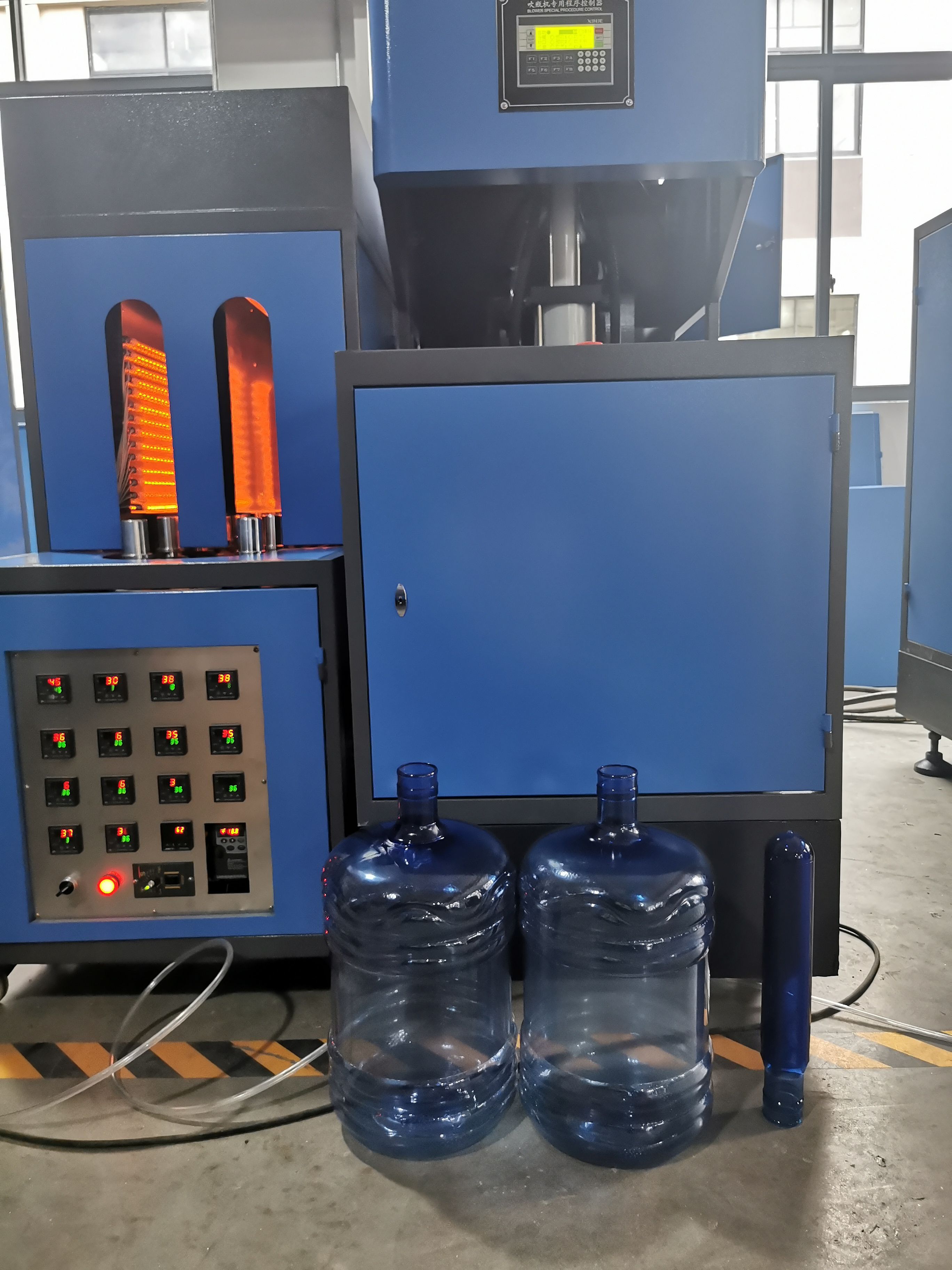 5 gallon semi automatic blowing machine  20L water bottle machine bottle mold auxiliary machine