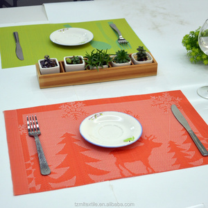 Stock Promotion Cheap Eco-Friendly Plastic Place Mat For Restaurant ,Rectangle PVC Table Heated Placemats Multicolor Choice