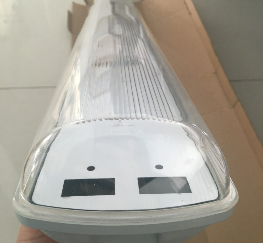 High-Quality Competitive Price Waterproof Triproof Fixture Poultry Lighting Lamp Tri-proof Led Poultry Lights