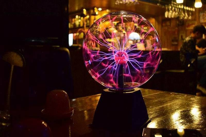 Best Selling 8-Inch Cool Magic Plasma Ball Pink Emitting Orb Lamp Thunder Light Static Plasma Ball for Decor and Education