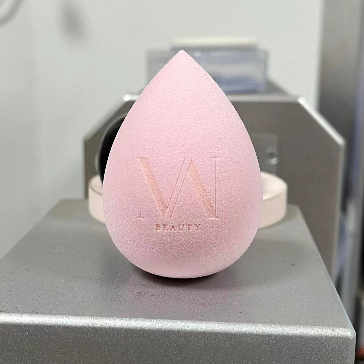 Low MOQ Free Cost Custom Logo Cosmetic Makeup Sponge Blending Beauty Sponge Blender Makeup Tools