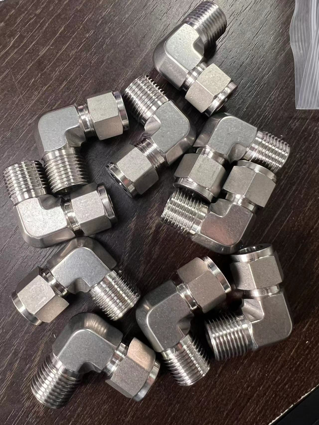 Tube connector  316 SS Stainless Steel Instrument Fitting 1/4 tube Body Double Ferrule Tube Union Elbow 90 Deg