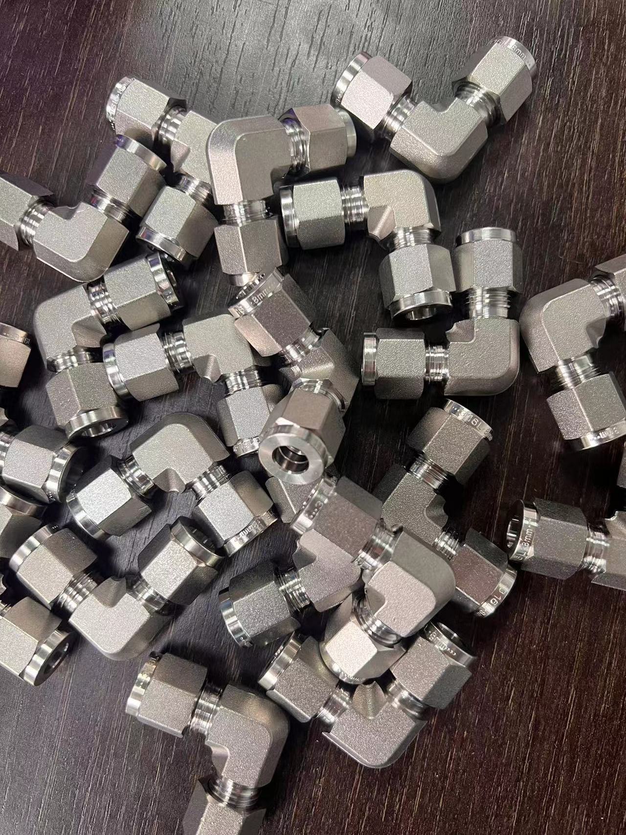 Tube connector  316 SS Stainless Steel Instrument Fitting 1/4 tube Body Double Ferrule Tube Union Elbow 90 Deg