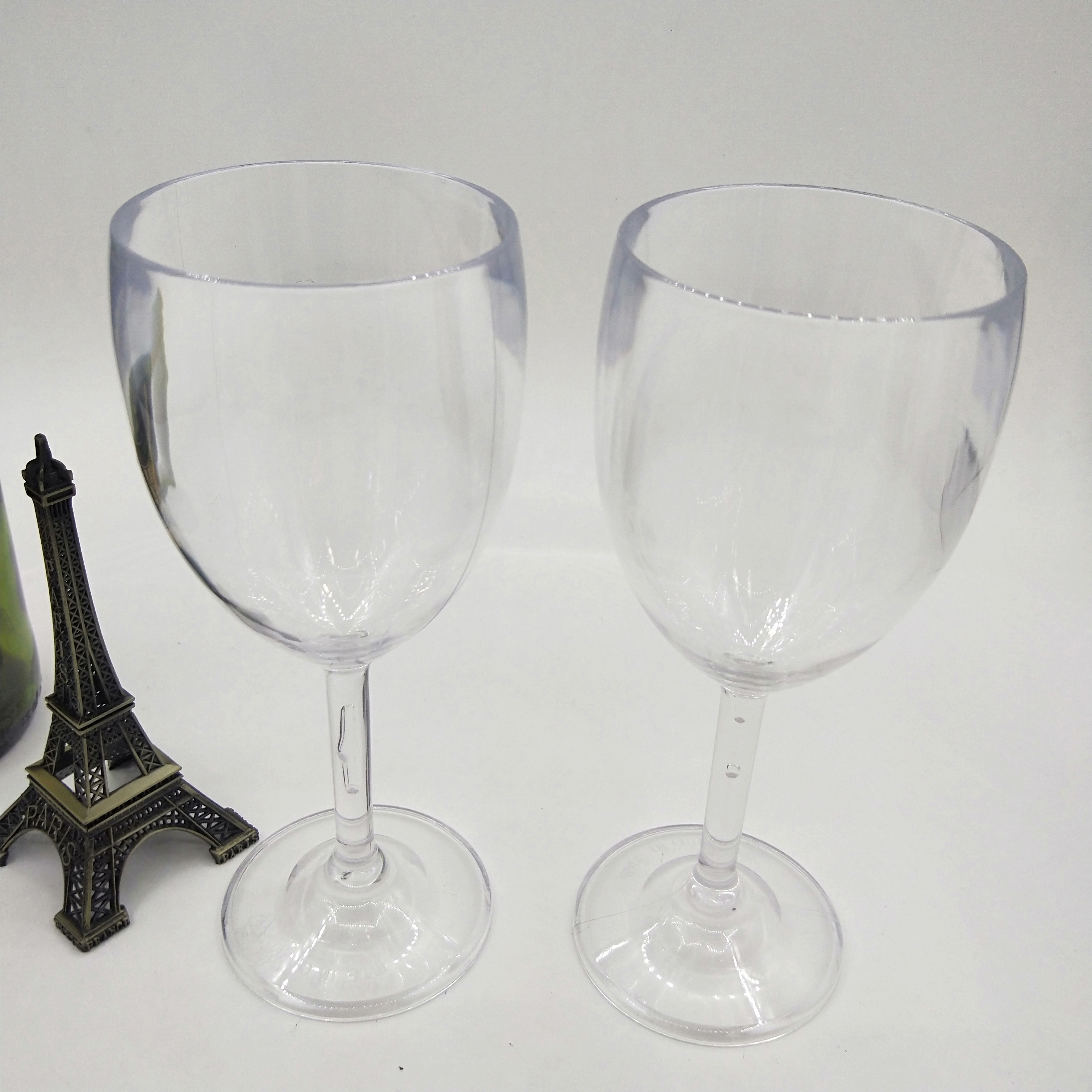 Lily's Home 200ml Plastic Wine Glasses, Made of Shatterproof PS Plastic and Ideal for Indoor and Outdoor Use, Reusable