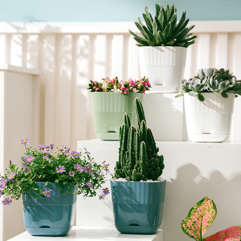 Nordic style integrated molding, simple and lightweight plastic flowerpot