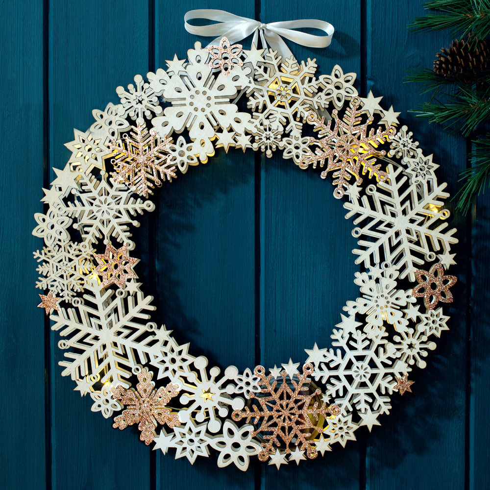 Battery wooden crafts snowflake Wreath christmas Garland with led light home wall hanging for new year party decoration