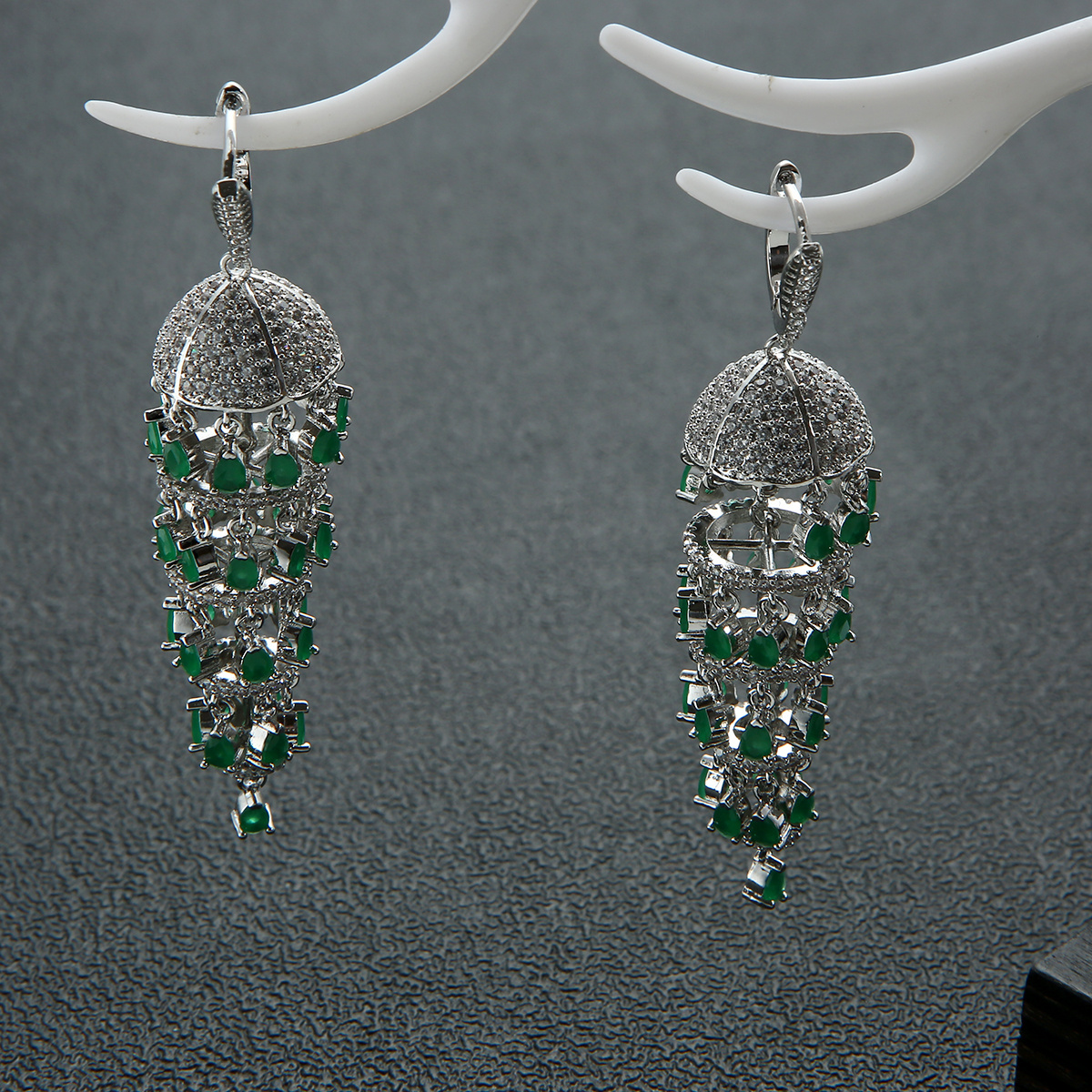 2021 Luxury  Diamond Hollow Lantern green Cute and fashionable Rain Drop Dangle earrings