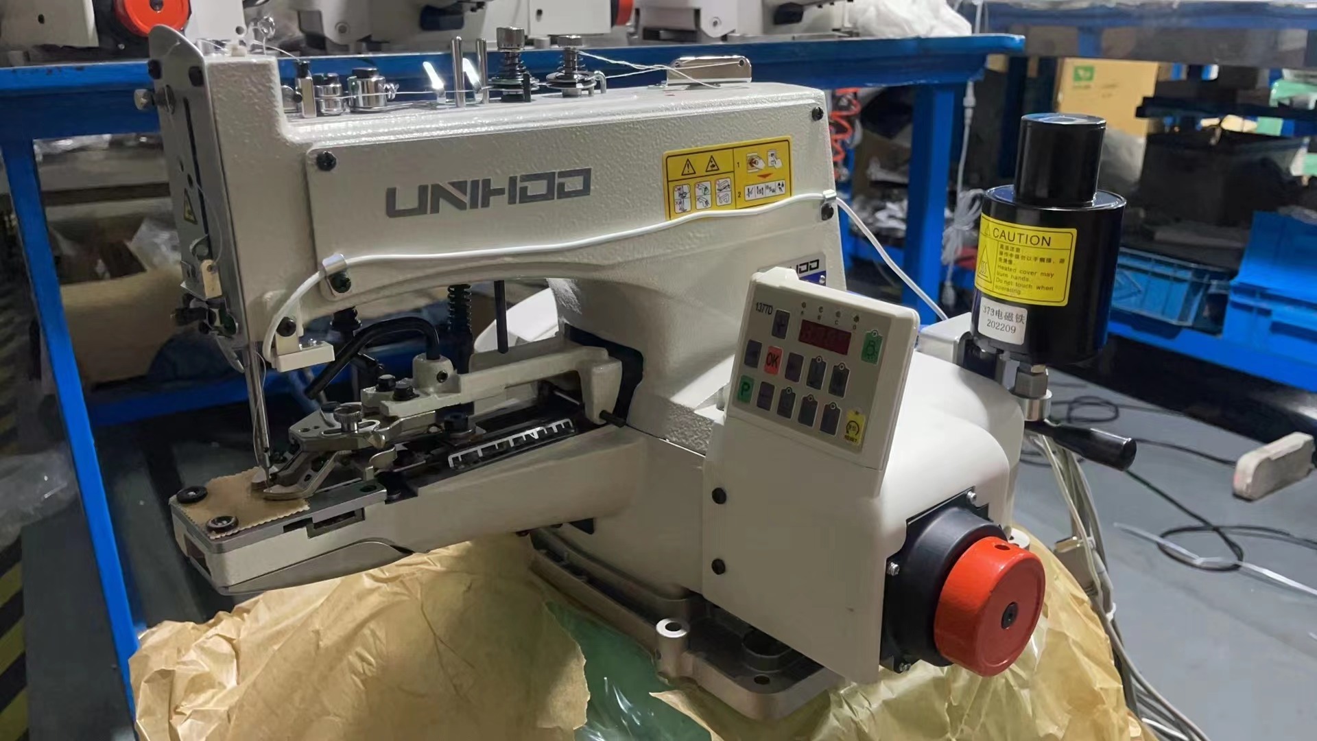 373 Button attaching machine sewing machine industrial sewing machine