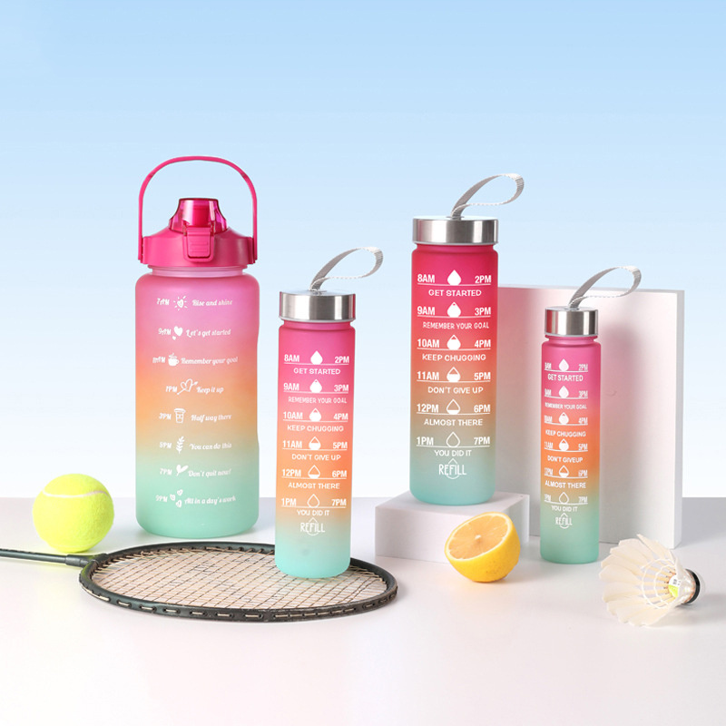 Popular Factory 4pcs Set Frosted Leakproof Half Gallon Drinking Jugs Bottles 64oz Motivational Sport Plastic Botellas