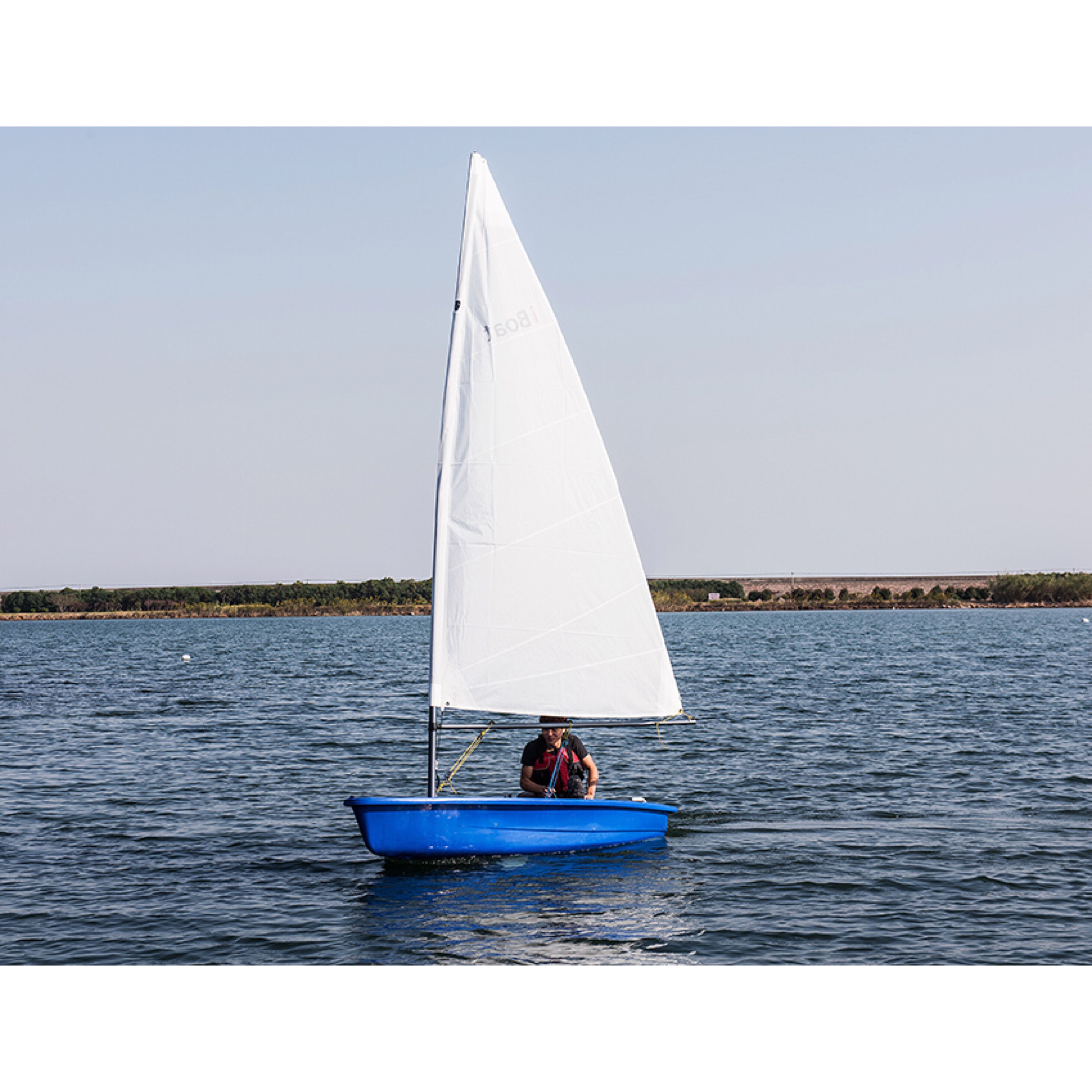 small optimist plastic sail boat