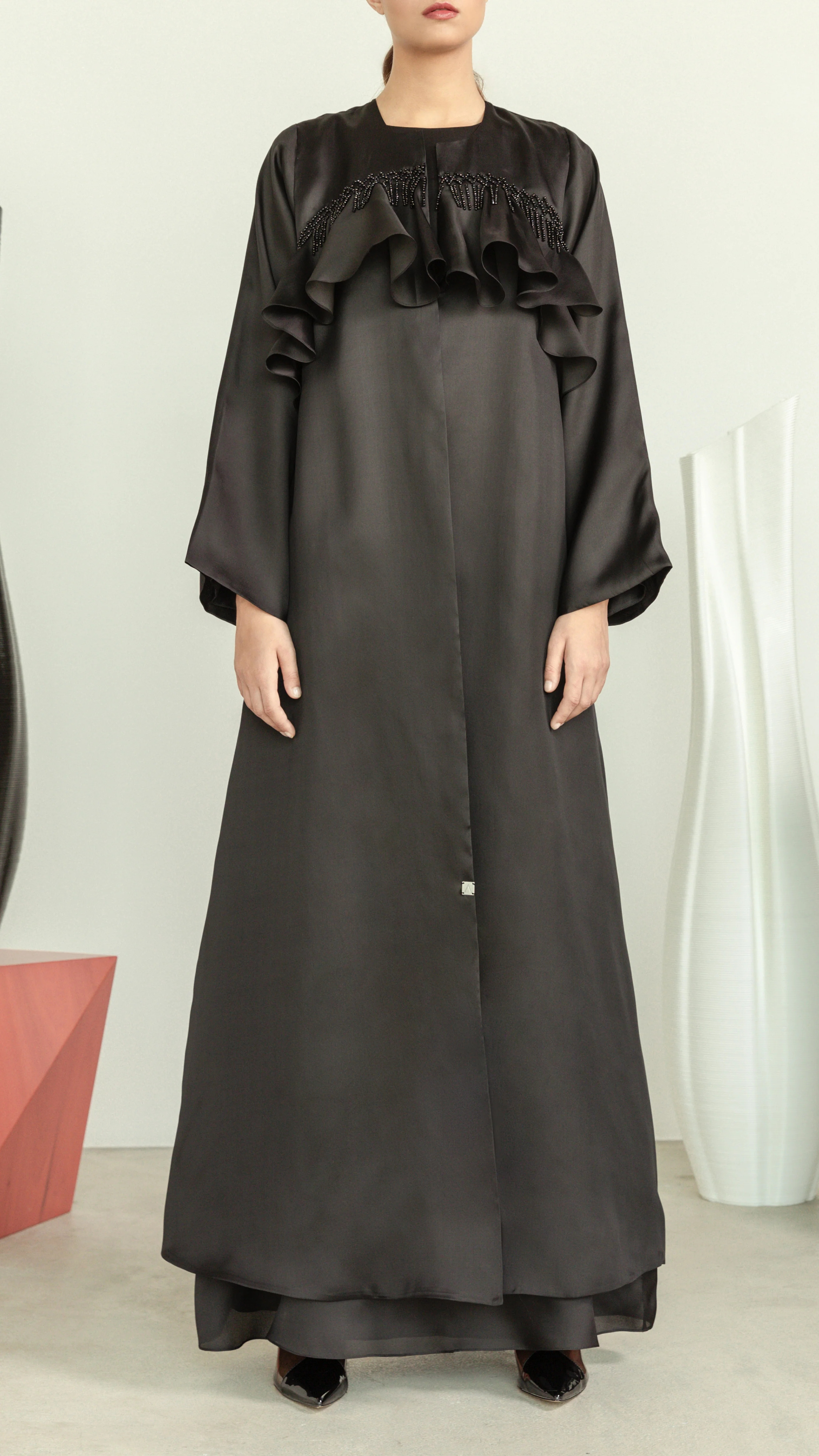 2024 U.Chic New Design OEM Black Grace Women Beads Solid Abaya Dubai Dresses Hijab Ruffled Women Muslim Clothing