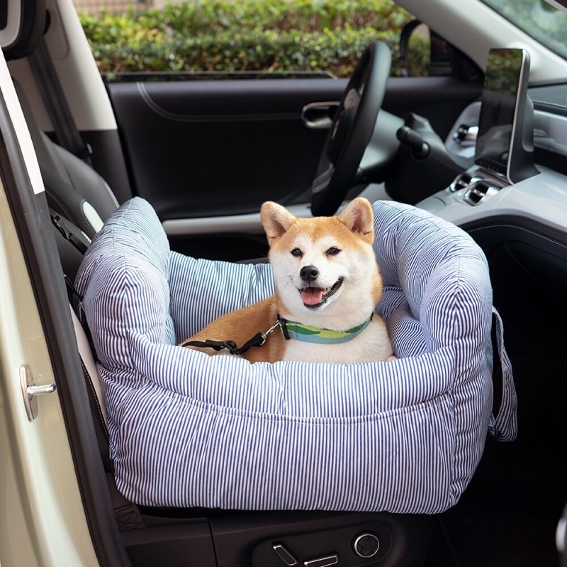 Customized washable dog beds outdoor dog booster seat with safety belts antislip bottom dog seat car