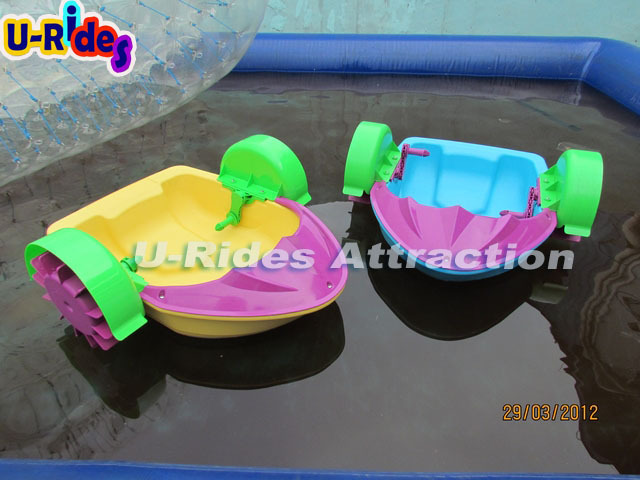 Outdoor water toys pedal boats plastic hand paddle boat with pedals for kids and adults