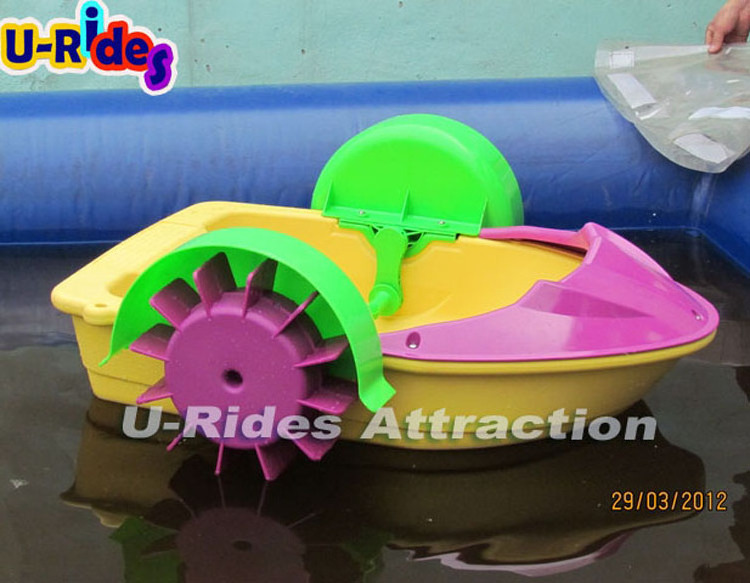 commercial water toys small single hand crank paddle rowing boat plastic water paddle boat For Kids Adults Sale