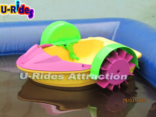 Outdoor water toys pedal boats plastic hand paddle boat with pedals for kids and adults