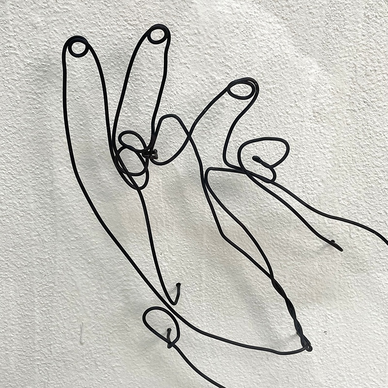 Creative Hand in Hand Metal Wire Wall Decor Abstract 3D Wire Wall Art for Hotel Room