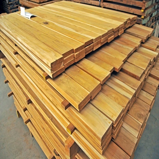 Pinus Sylvertris Pine Wood Logs