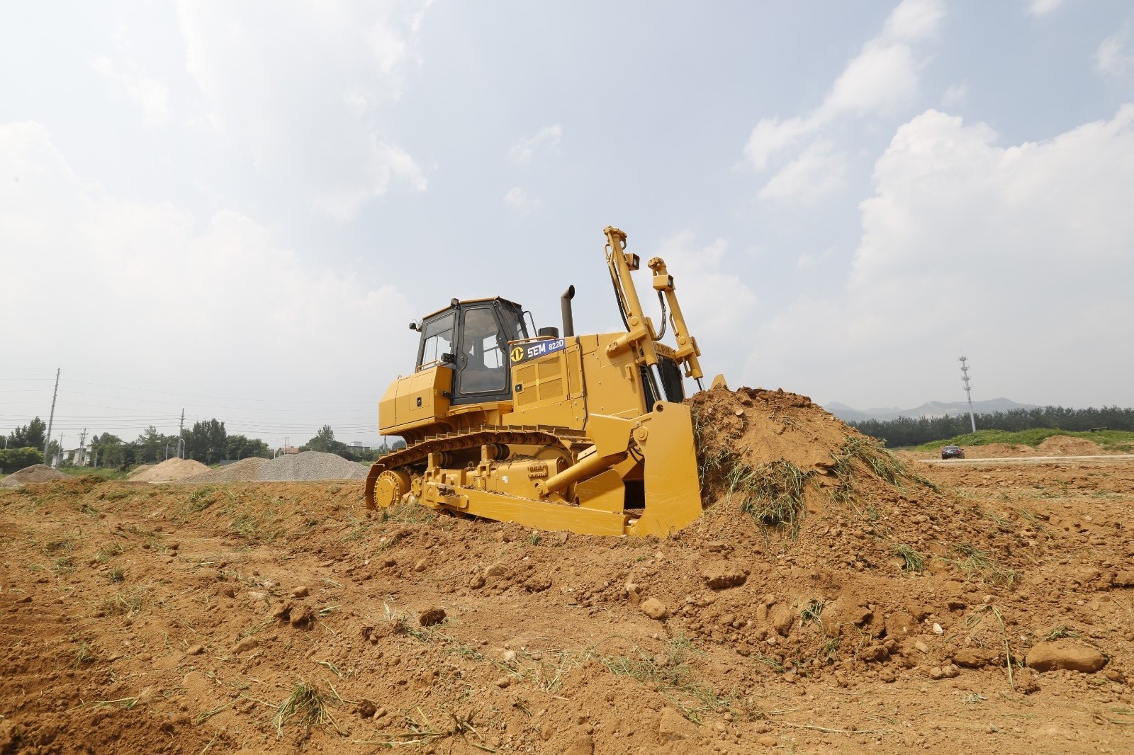 China SEM822D 235hp bulldozer with spare parts cheap price for sale  Crawler Bulldozer Compact Bulldozer