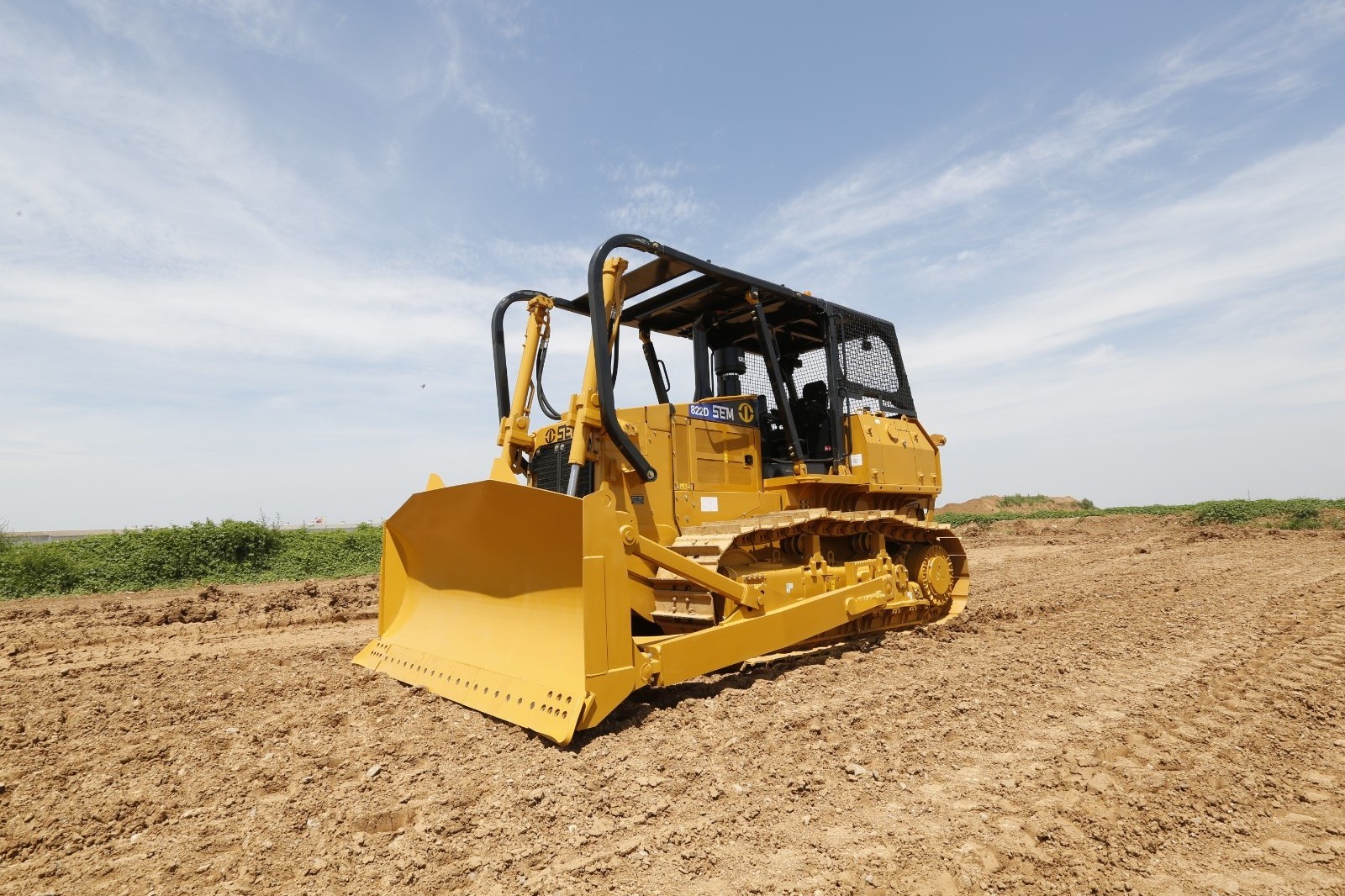 China SEM822D 235hp bulldozer with spare parts cheap price for sale  Crawler Bulldozer Compact Bulldozer