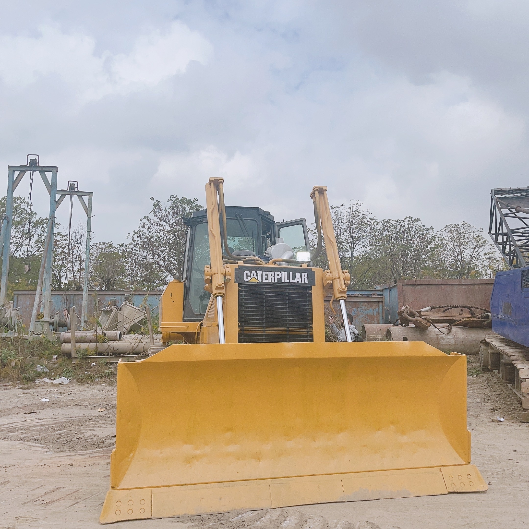 Very Cheap Used CAT D6R Bulldozer Caterpillar D6 D6G D6H D6R Dozer for sale