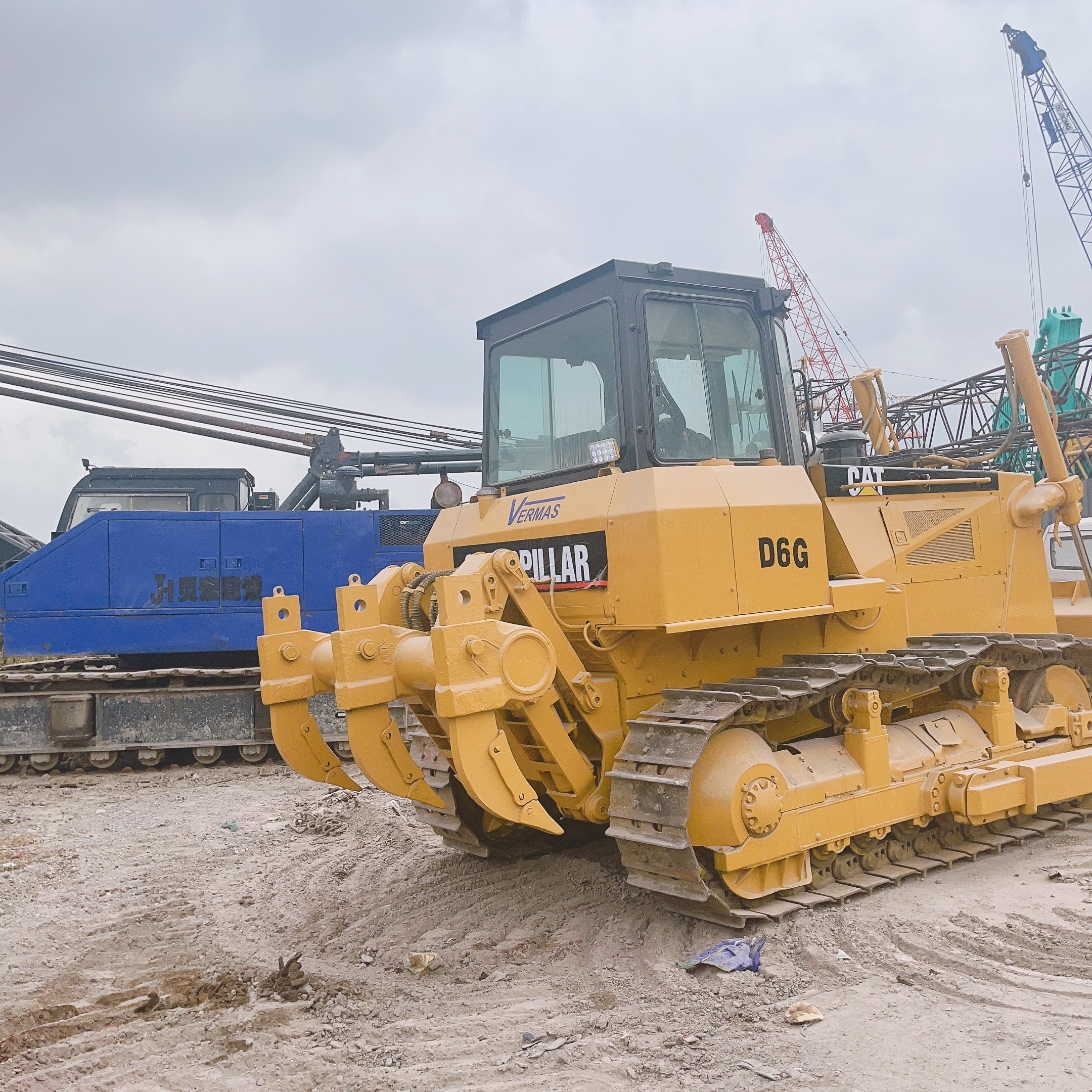 Very Cheap Used CAT D6R Bulldozer Caterpillar D6 D6G D6H D6R Dozer for sale