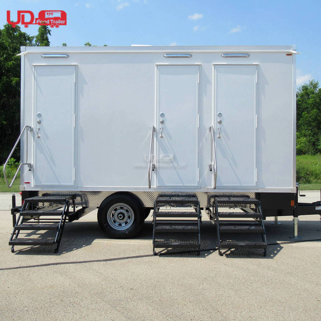 Restroom Business Portable Toilet Luxury Bathroom Trailer Cost 4 Stall Restroom Trailer For Sale