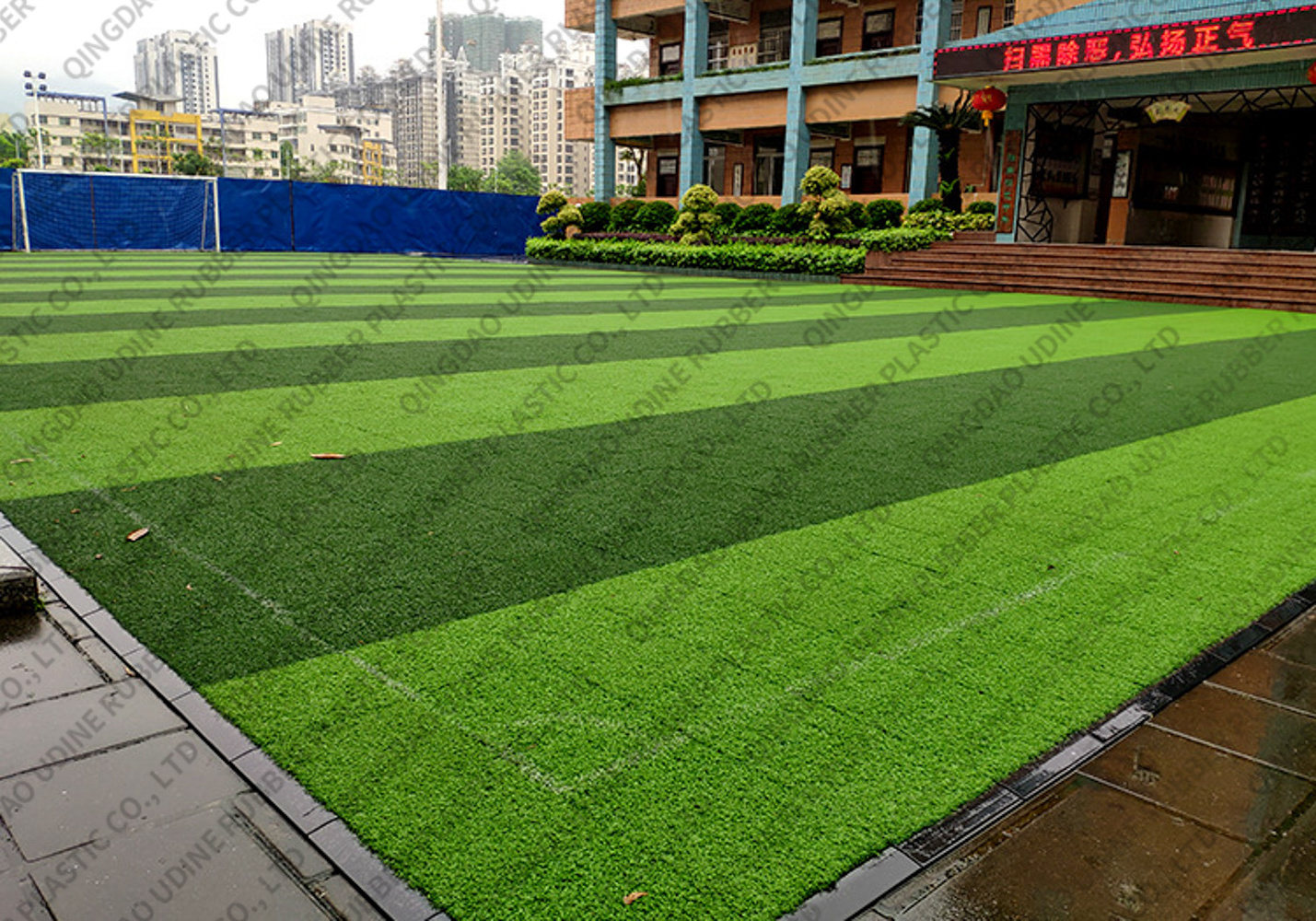 Wholesale Plastic Soccer Synthetic Grass Lawn Playground Fake Grass Turf Rugby Artificial Grass Football Turf For Playground