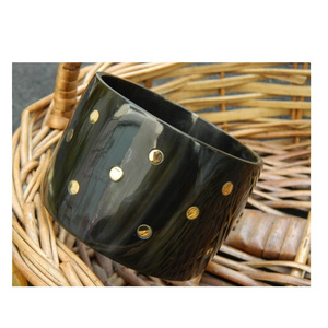 Pretty  buffalo horn bangles many craft and bracelets suitable for jewelry designers and jewelry stores best polished