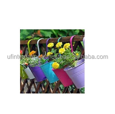 Top trending Outdoor and balcony  Metal Iron Planter Hanging Pots With Hanger For Plant Flower and piece