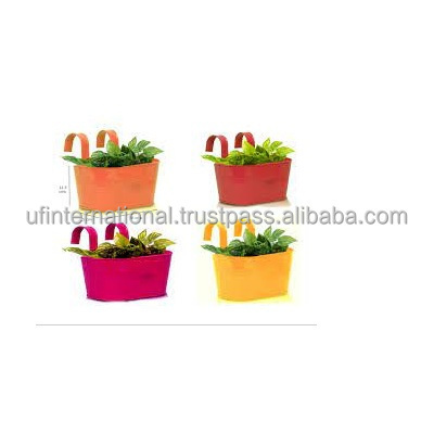 Best decorative pot and balcony Metal Iron Planter Hanging Pots With Flower pots and garden use balcony use hanging piece