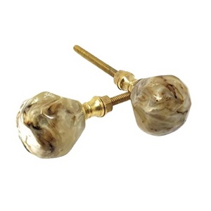 Antique design resin and brass knobs use for wood door and drawer furniture customized color top sale at low cost