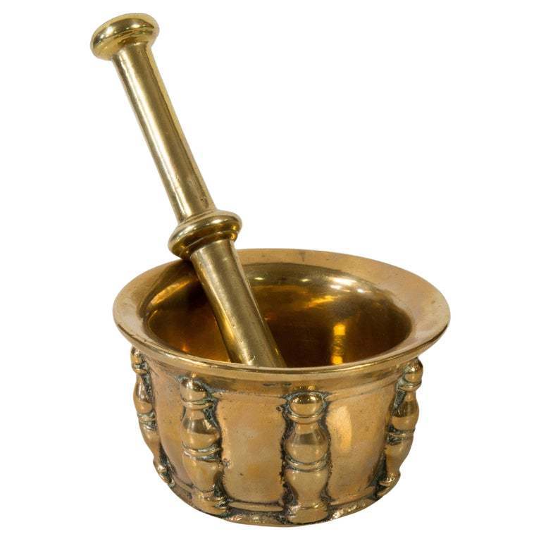 Luxury Brass Mortar and Pestle For Hotels and Restaurant Kitchen grinder Used  Gold Shiny Polished  Cheap Price